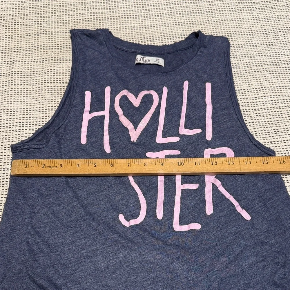 🔥🔥5/$25! Hollister Navy Gray Sleeveless Tank Top with Pink Heart Logo - Picture 5 of 5
